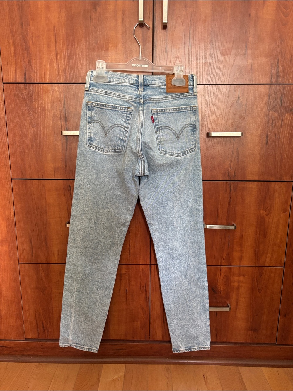 Levi's Wedgie Slim Straight Jeans - Picture 7 of 10